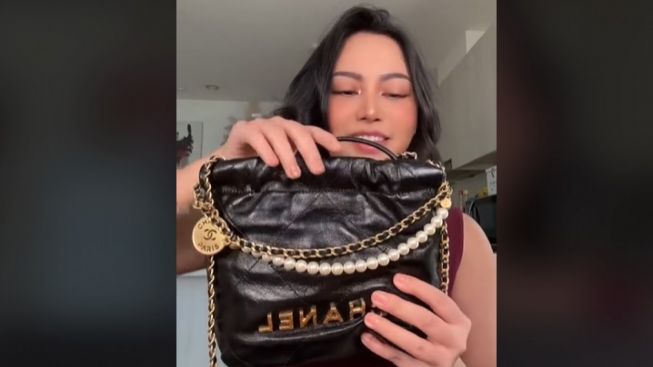 Unboxing Tas Branded, Rachel Vennya Disebut Nggak Cocok Jadi Influencer