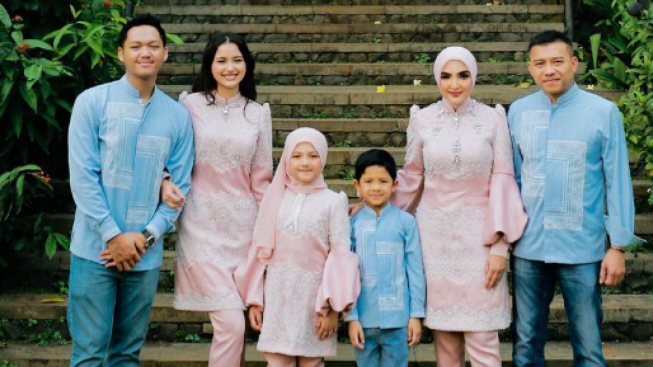 Penampilan Ashanty Saat Hadiri Gender Reveal Aurel Hermansyah Disorot: Berlebihan Gak Sih?