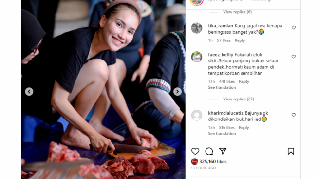 Pakai Celana Pendek Saat Potong Hewan Kurban, Ayu Ting Ting Diceramahi Netizen: Bajunya Dikondisikan