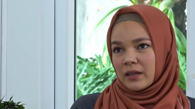 Dewi Sandra Ngegas Masih Ditanya Keturunan, Tanya Balik ke Wartawan: Aku Punya Anak Itu untuk Apa?