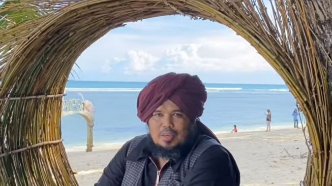 Nathalie Holscher Tak Benarkan Keputusannya Lepas Hijab hingga Minta Maaf ke Ustaz Derry Sulaiman