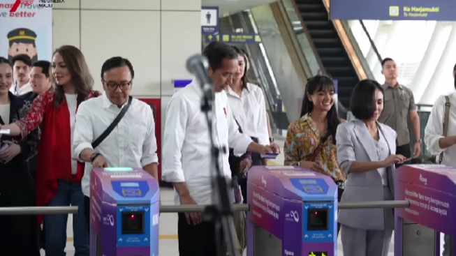 Momen Kocak Ari Lasso Salah Gate LRT, Malah Jadi Bayarin Presiden Jokowi