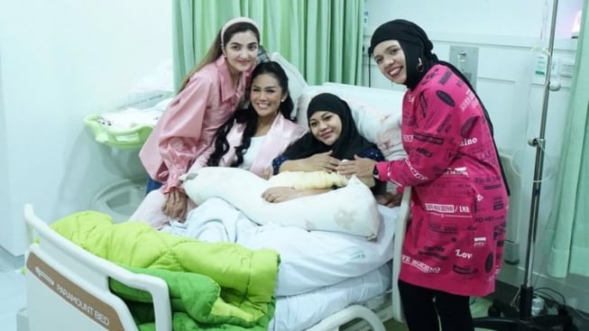 Aurel Hermansyah Melahirkan Anak Kedua, 3 Nenek Ini Penasaran Ingin Segera Ketemu Cucu