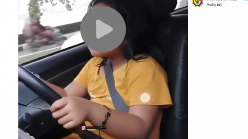 Tak Menarik, Anak Di Bawah Umur Viral Berlatih Mengemudi Mobil di Jalan Raya