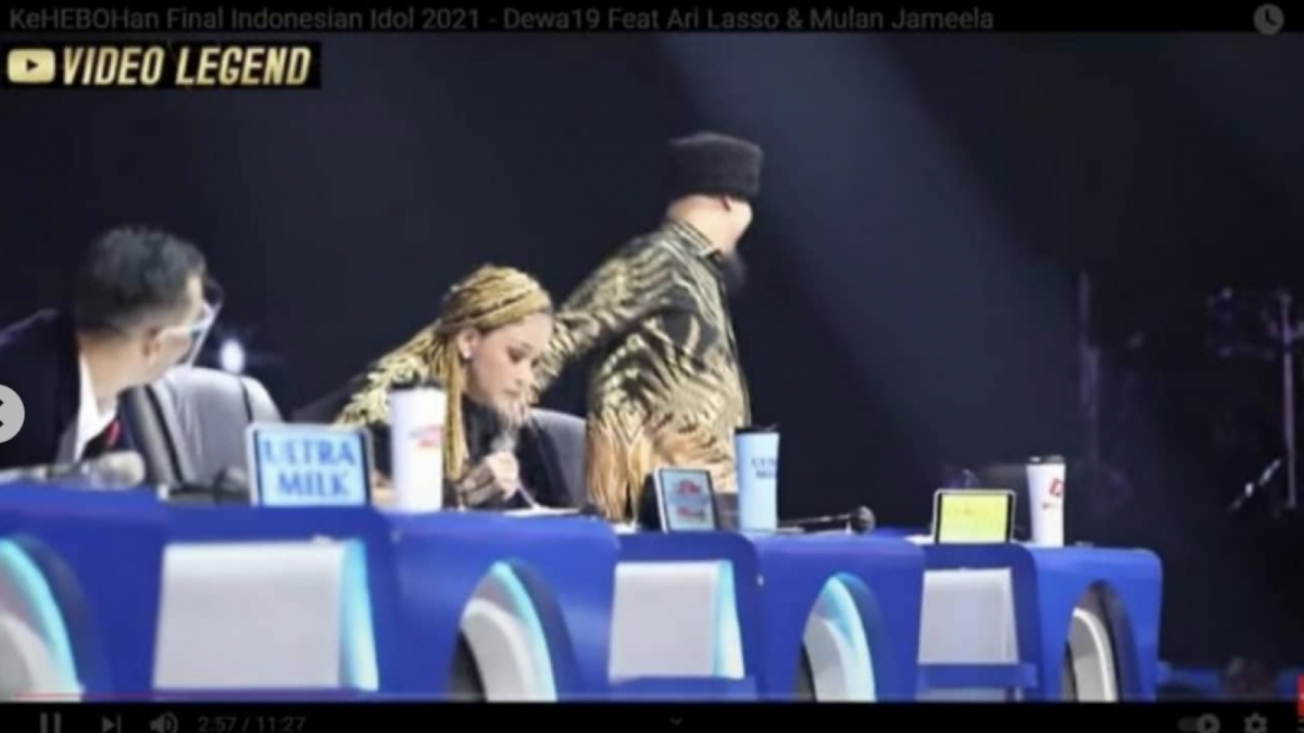 Maia sempat tak sadar Ahmad Dhani duduk di sampingnya.