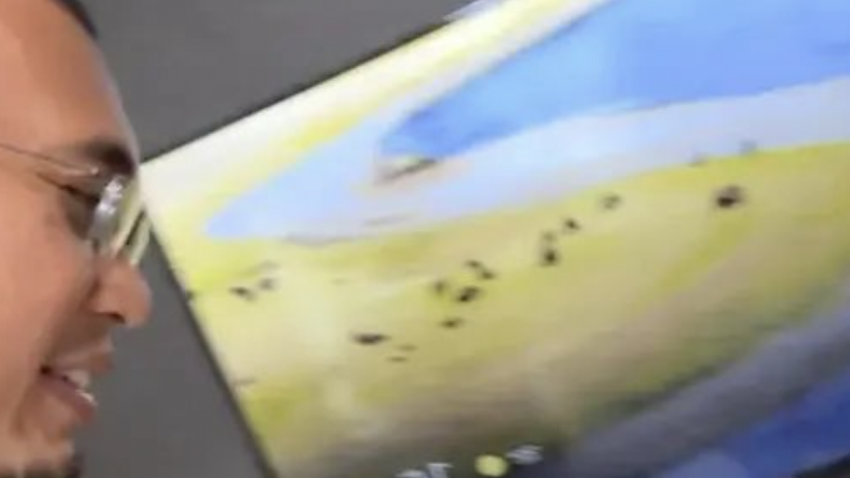 TV di rumah Pratama Arhan