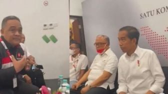 Geger Relawan Jokowi 'Siap Tempur' Musuh Pemerintah, Rudi S Kamri: Tak Niat Mancing Konflik, Hanya Gemas