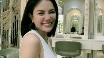 Nikita Mirzani Pamer Selangkangan Basah: Nyai Ngompol?