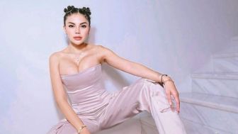 Dewi Perssik Ancam Mau Injak Leher, Nikita Mirzani Tak Gentar: Dateng ke Rumah, Nih Injek Kalo Berani!