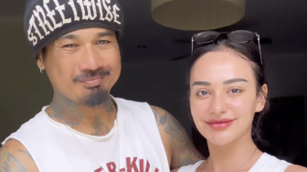 Nora Alexandra dan Jerinx Unggah Video Oles-Oles Puting, Jerinx: Menenangkan!