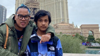 Bikin Melongo! Nino Anak Uya Kuya Kuliah di Amerika Pakai Mobil Mewah Ini