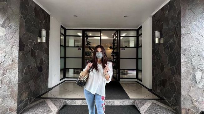 Sempat Terlilit Hutang, Tamara Bleszynski Jual Hotel Mewah Warisan Ayahnya