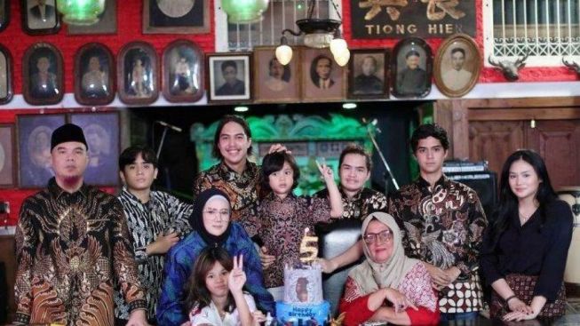 Momen Kedekatan Dul Jaelani dengan Anak Mulan Jameela Jadi Sorotan, Netizen: Lebih Senang Lihat Al, El Dul sama Mulan