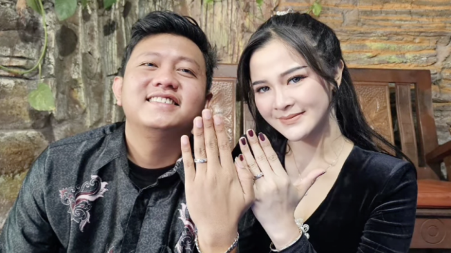 Ngaku Pecat 3 Pekerjanya dan Minta Bella Bonita Jadi Pengganti, Denny Caknan Dihujat Netizen