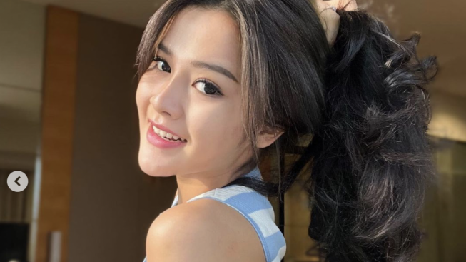 Foto Lawas SMA Bella Bonita Diburu, Benarkah Dagu Lancip Hasil Oplas?