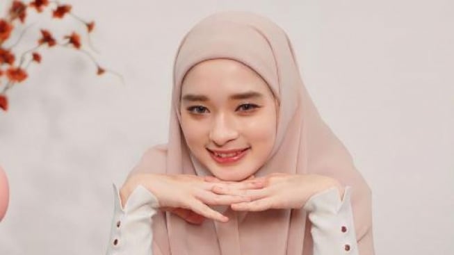 Pertama Kali Ketemu, Chateez Syok Melihat Kecantikan Inara Rusli: Wow Glowing