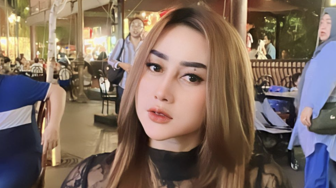 Siapa Luluk Sofiatul, Istri Cantik Polisi yang Sebut Anak Magang Babu?