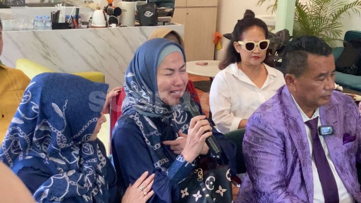 Jumpa pers Venna Melinda di kawasan Pondok Pinang, Jakarta, Rabu (1/2/2023). [Suara.com/Adiyoga Priyambodo]