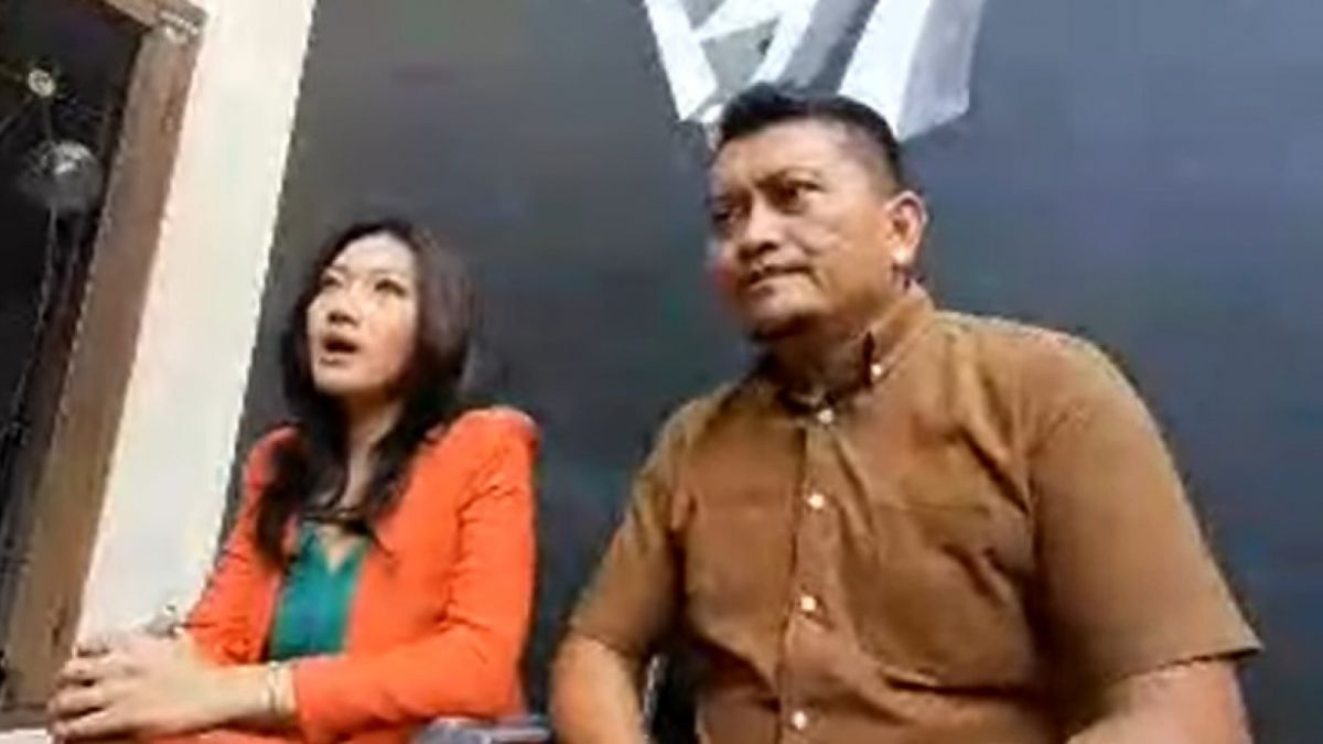 Kuasa hukum Rizal Djibran, Mila Ayu Dewata Sari dan Fourista Handayanto [(YouTube/Cumicumi)]