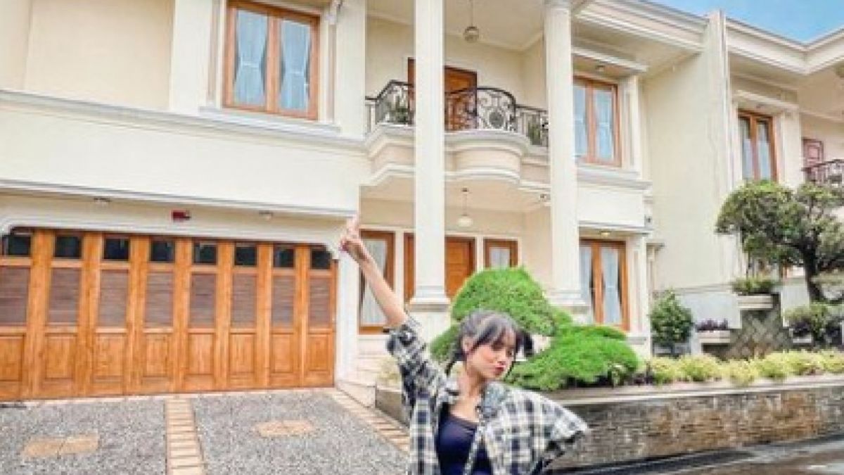 Fuji pamer rumah baru [(Instagram/@fuji_an)]