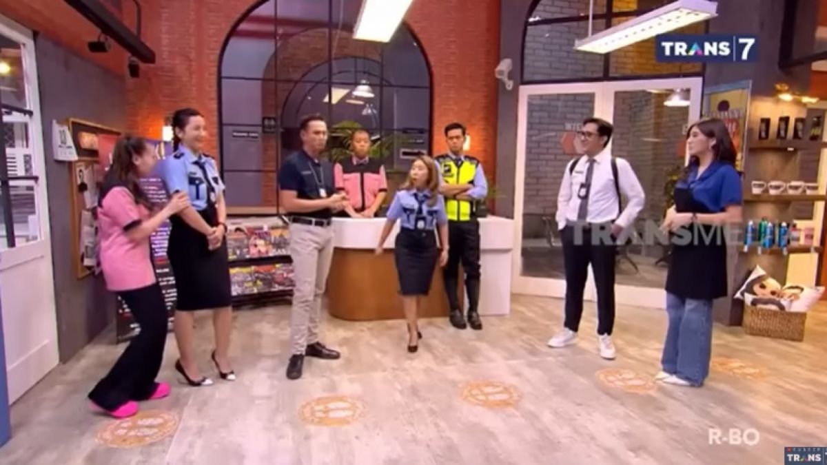 Aksi Ayu Ting Ting di Lapor Pak [(YouTube/Trans 7)]