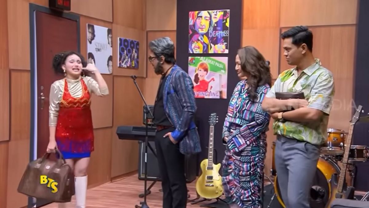 Penampilan Ayu Ting Ting dan Siti Badriah [YouTube/Trans7 Official]