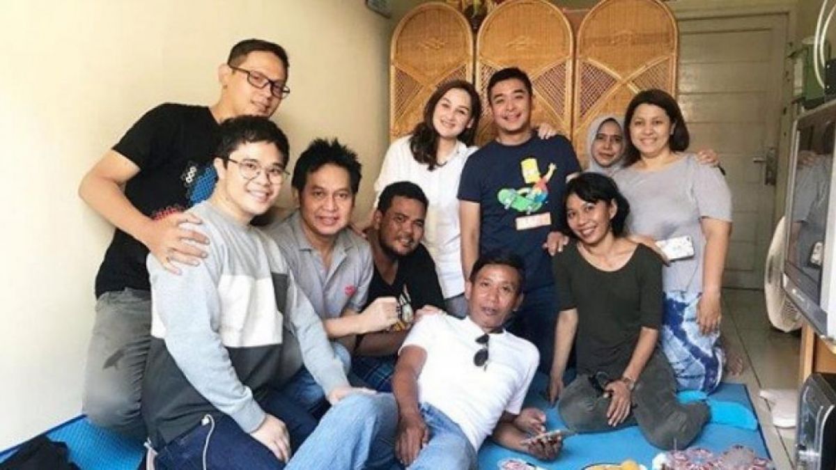 Mona Ratuliu dkk jenguk Fahmi Bo [Instagram/monaratuliu]