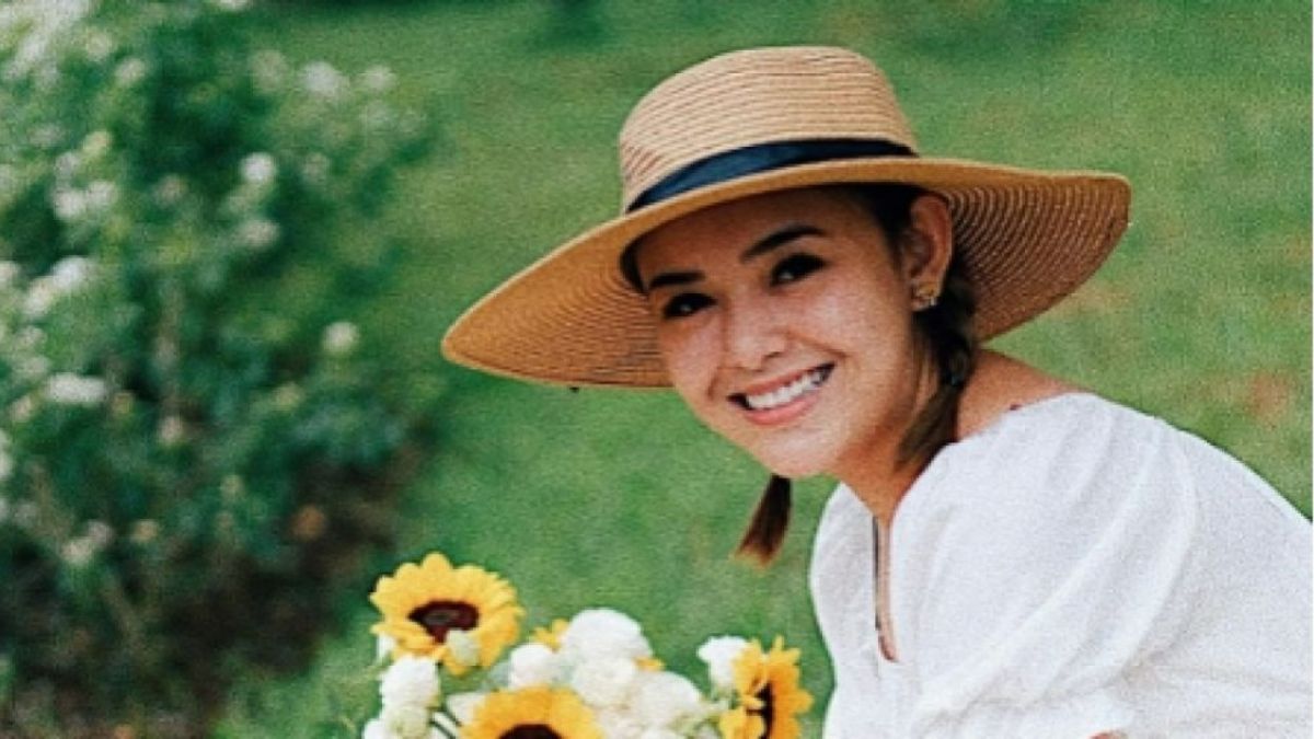 Amanda Manopo. [[Instagram/amandamanopo]]