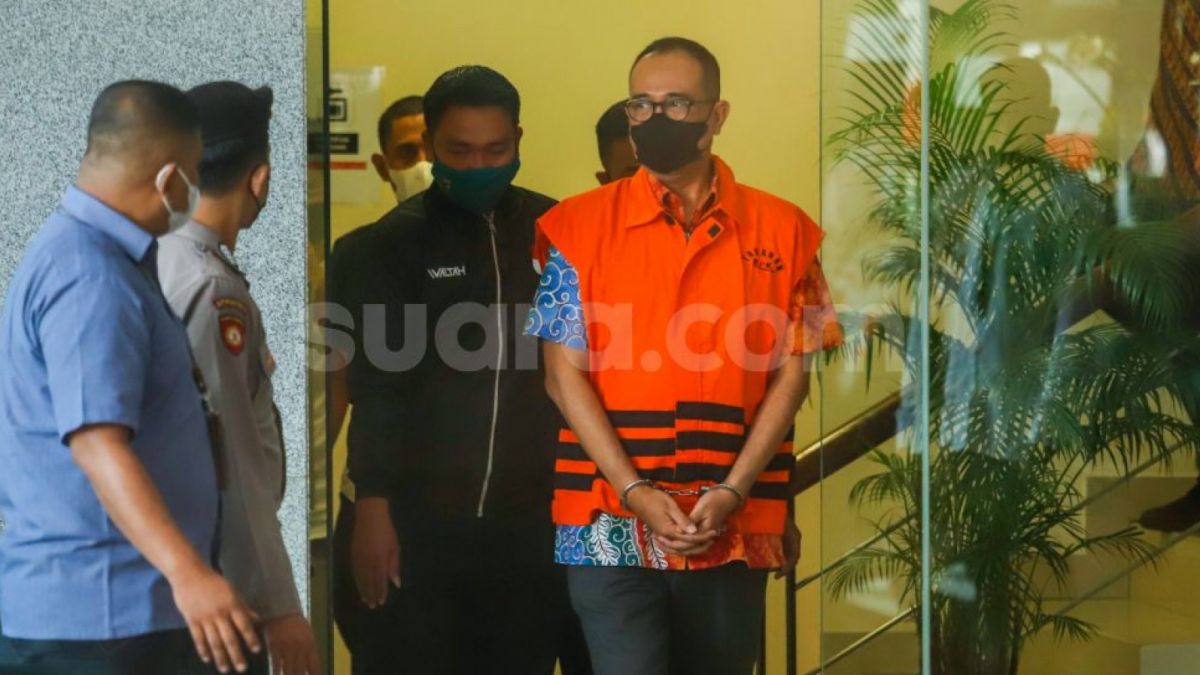 Rafael Alun Trisambodo Ditahan KPK [Suara.com/Alfian Winanto]