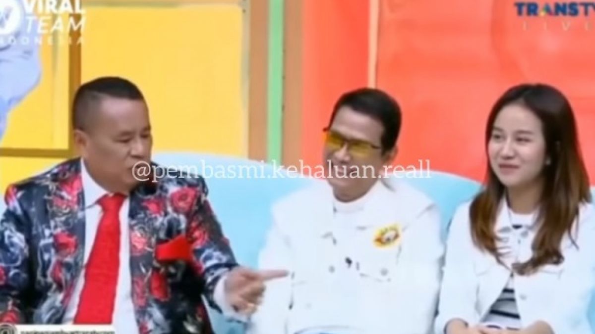 Hotman Paris, Doddy Sudrajat, dan Mayang [(Instagram/@pembasmi.kelahuan.reall)]