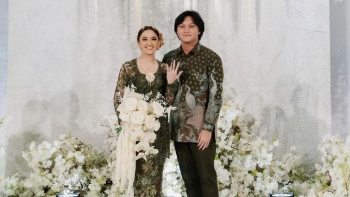 Rizky Febian dan Mahalini. [Instagram/@thebridestory]