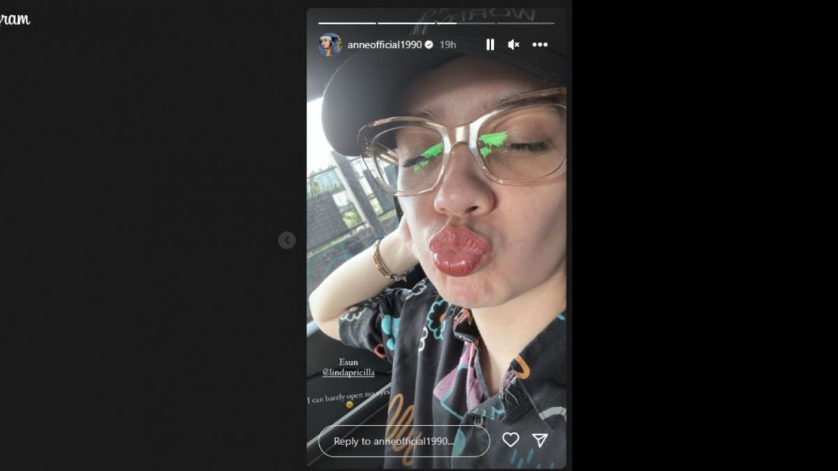Putri Anne [(Instagram@anneofficial1990)]