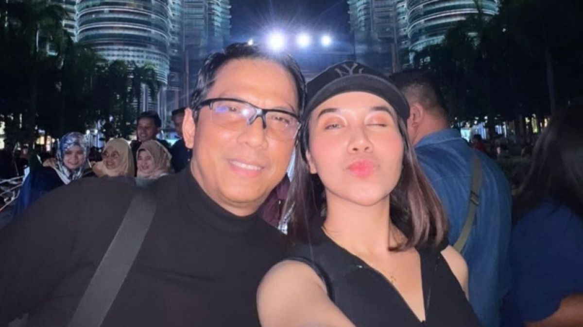 Mayang dan Doddy Sudrajat berlibur di luar negeri. [Instagram/@mayaang.lucyaana]