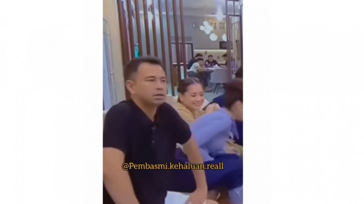 Postingan Raffi Ahmad marah Syahnaz tidak pernah siapkan makan sahur Jeje [(Instagram/@lambegosiip)]
