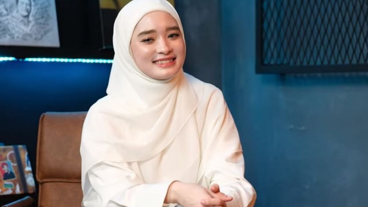 Potret Inara Rusli. [[YouTube]]