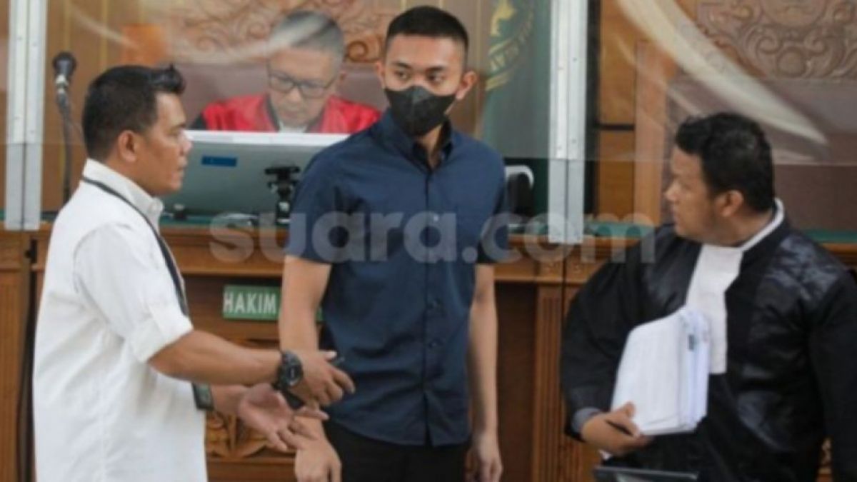 Mario Dandy Satriyo dalam sidang di Pengadilan Negeri Jakarta Selatan [(Suara.com/Alfian Winanto)]