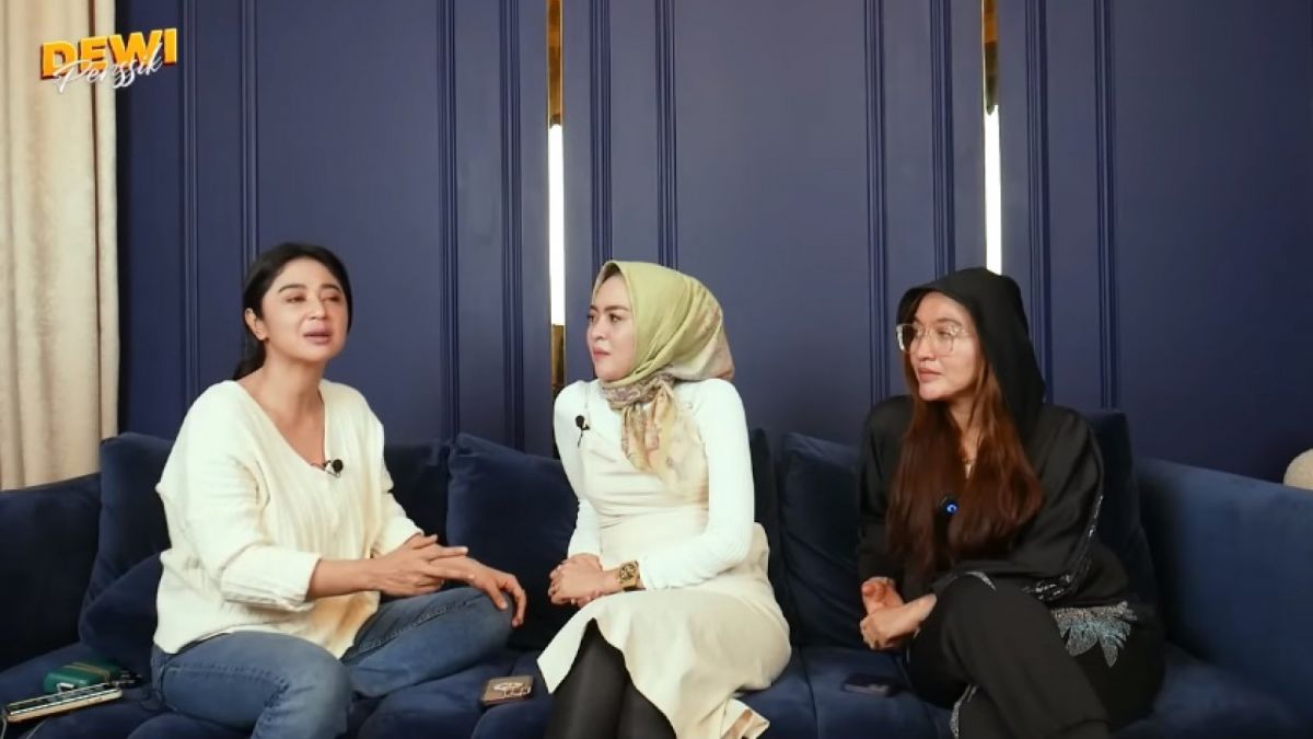 Dewi Perssik hadirkan Meylisa Zaara [(YouTube/Dewi Perssik)]