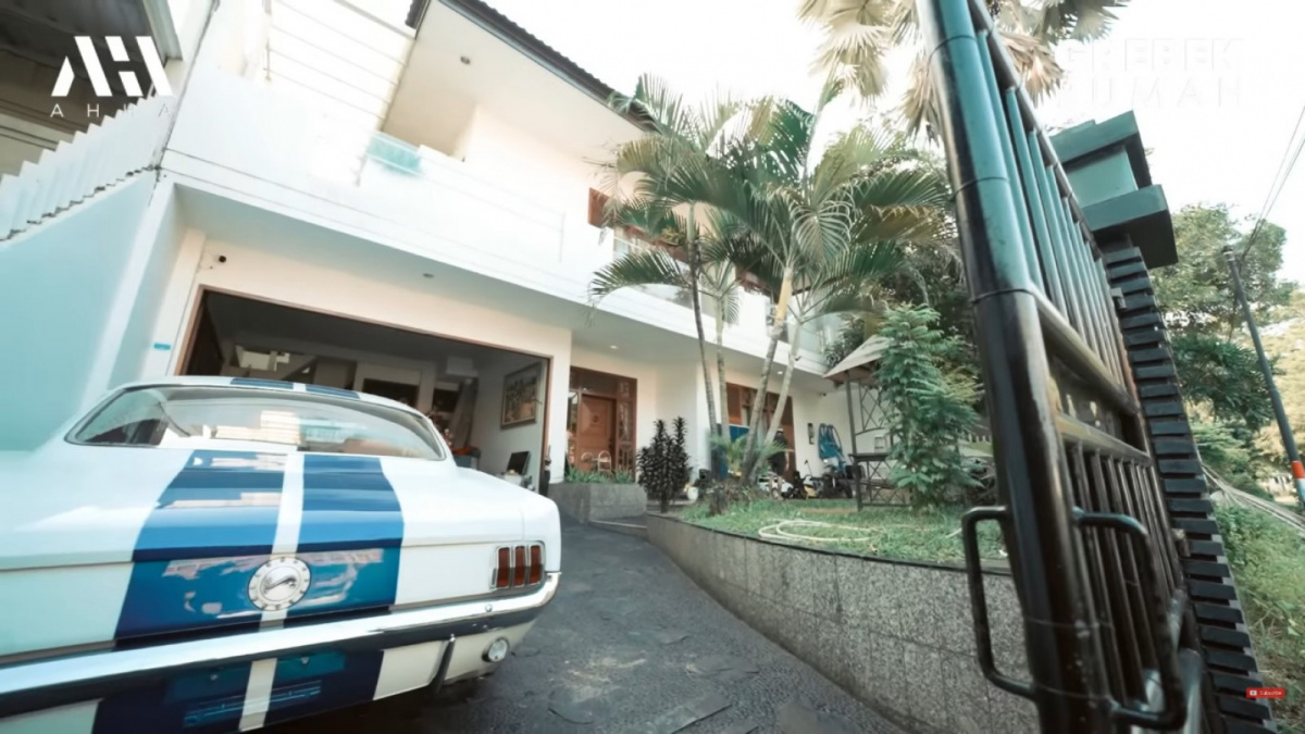 Penampakan rumah Rizky Billar dan Lesti Kejora. [[YouTube/Atta Halilintar]]