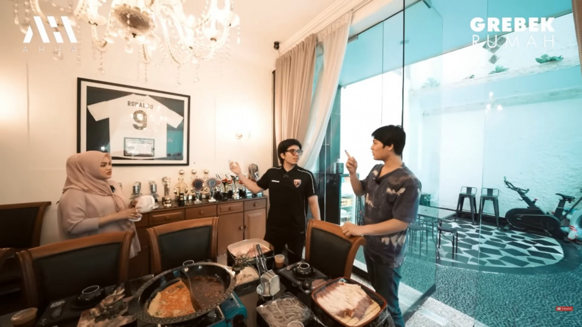 Potret rumah Rizky Billar dan Lesti Kejora. [[YouTube/Atta Halilintar]]