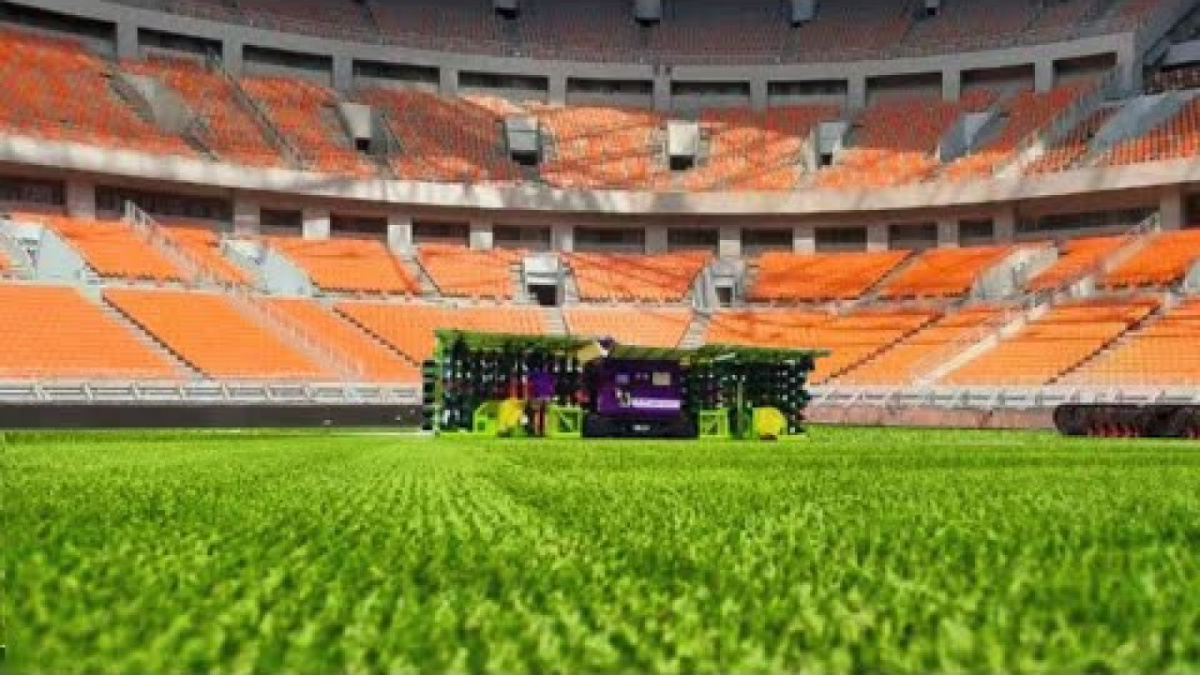 Benarkah proses stitching rumput JIS dikerjakan oleh ahli FIFA. [[YouTube/Mata PROYEK]]