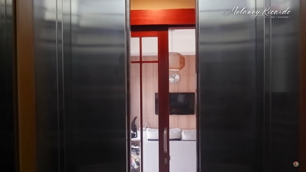 Potret apartemen Inge Anugrah. [[YouTube/Melaney Ricardo]]