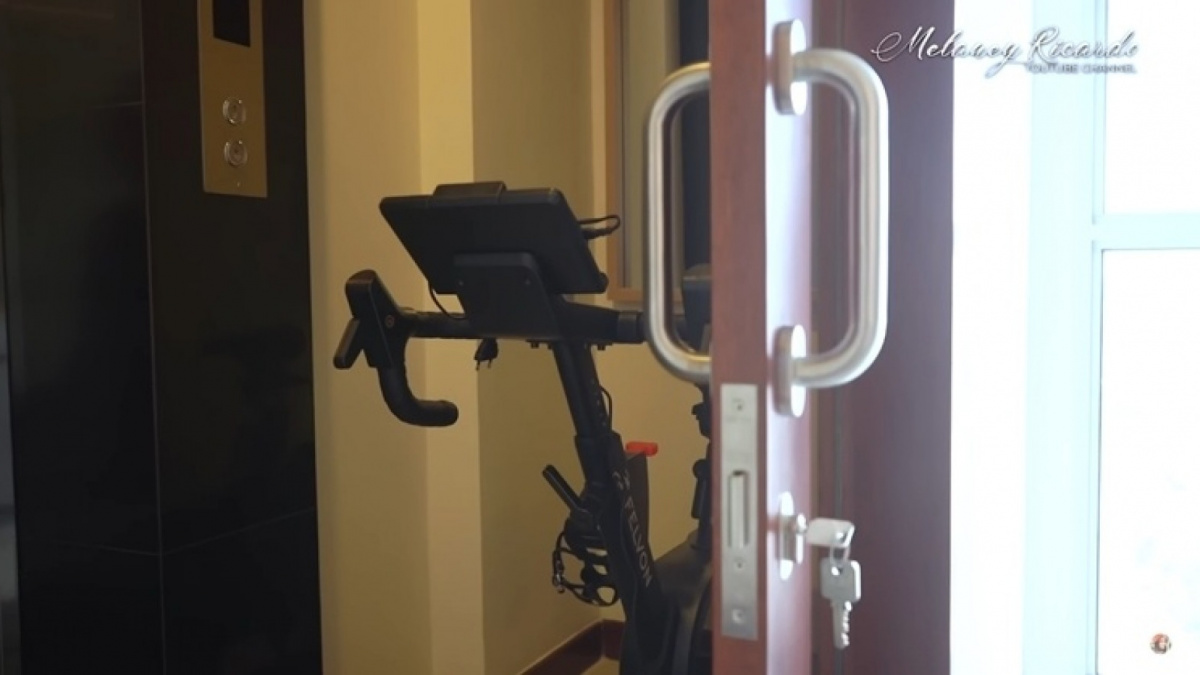 Potret apartemen Inge Anugrah. [[YouTube/Melaney Ricardo]]