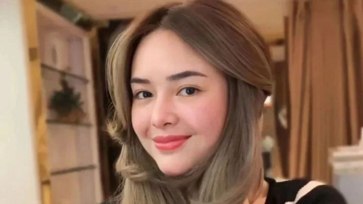 Amanda Manopo. [[Instagram]]