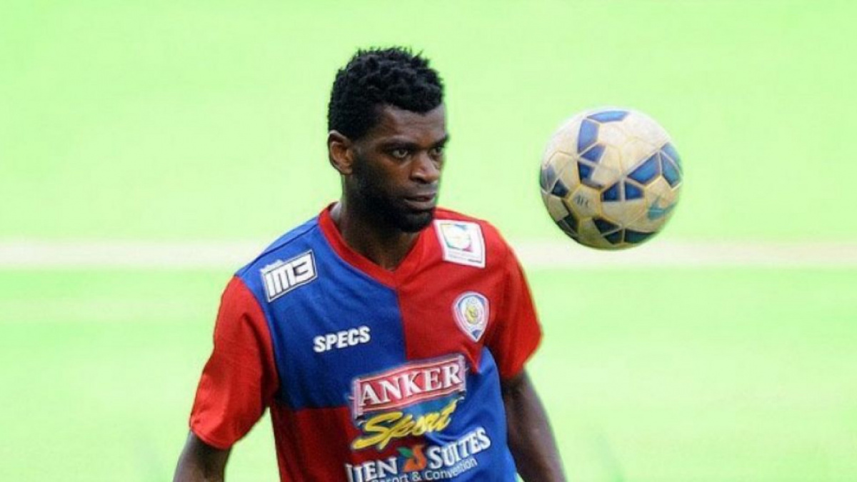 Abanda Herman ketika memperkuat Arema [Instagram/@abanda_herman33]