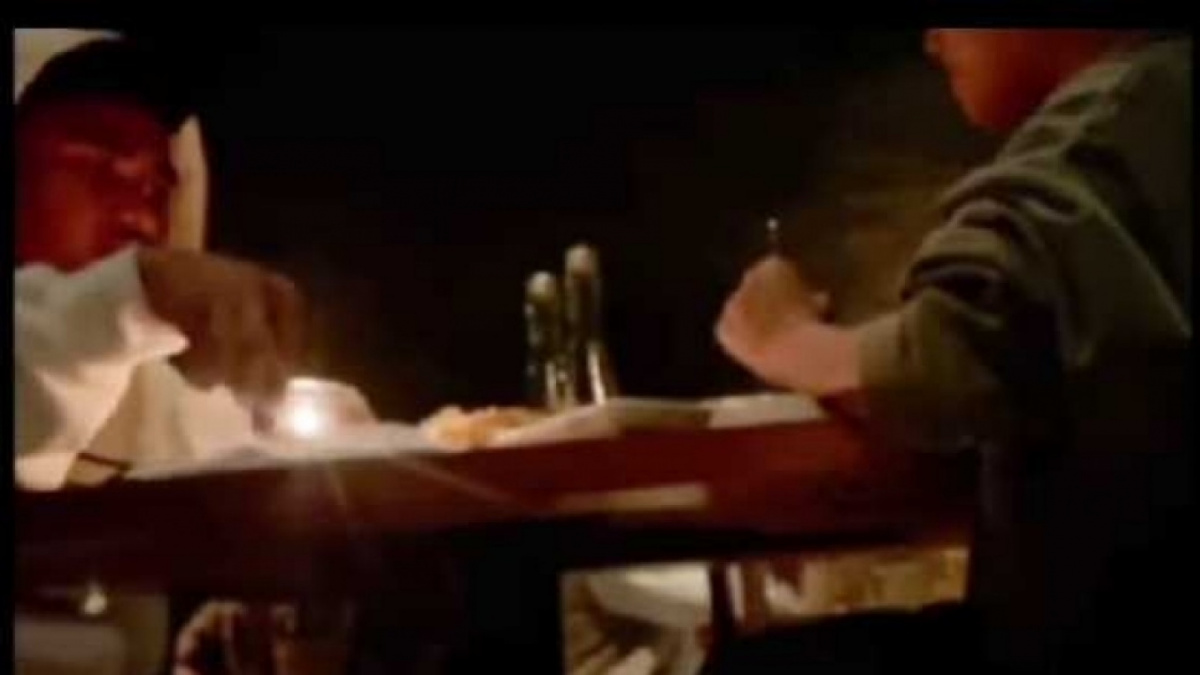 Sosok pria berhoodie putih diduga Asnawi Mangkualam bersama Fuji [Dok. Instagram/@asnawifujian]