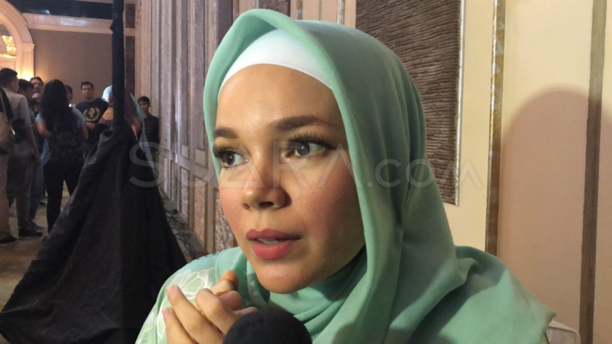 Dewi Sandra mengaku pernah jadi korban pelecehan seksual. [Suara.com/Revi Cofans Rantung]