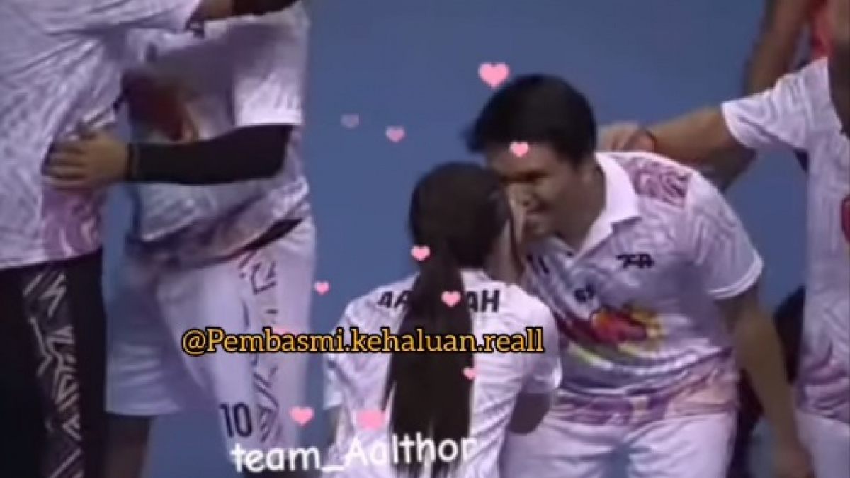 Aksi gemas selebrasi Thariq Halilintar dan Aaliyah Massaid [(Instagram/@lambegosiip)]