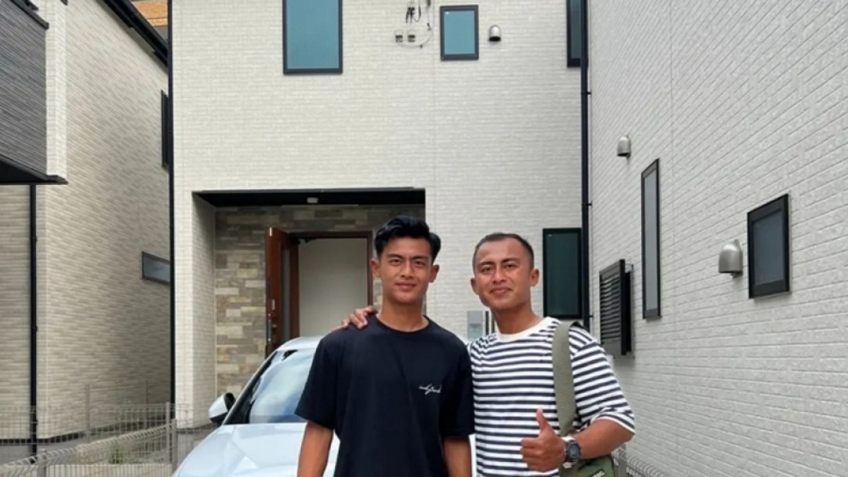 Potret rumah Pratama Arhan di Jepang. [(Instagram/@andre_rosiade)]