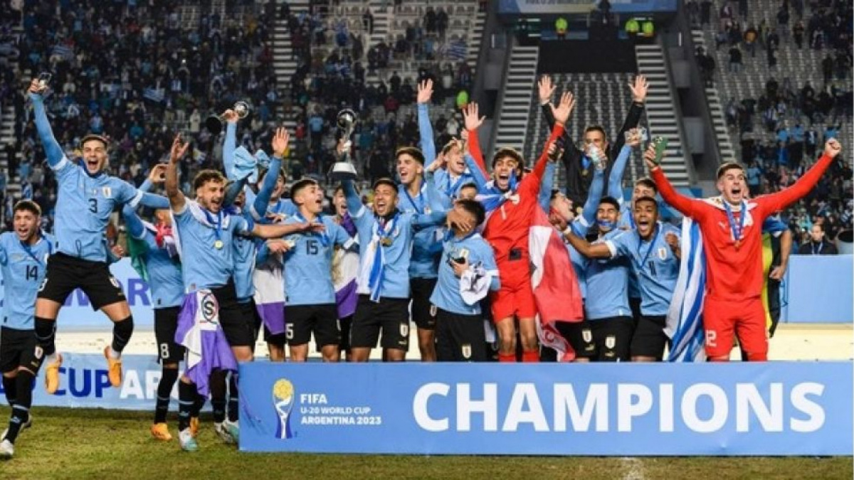 Selebrasi Timnas Uruguay sebagai juara Piala Dunia U-20 di Argentina [(fifa.com)]
