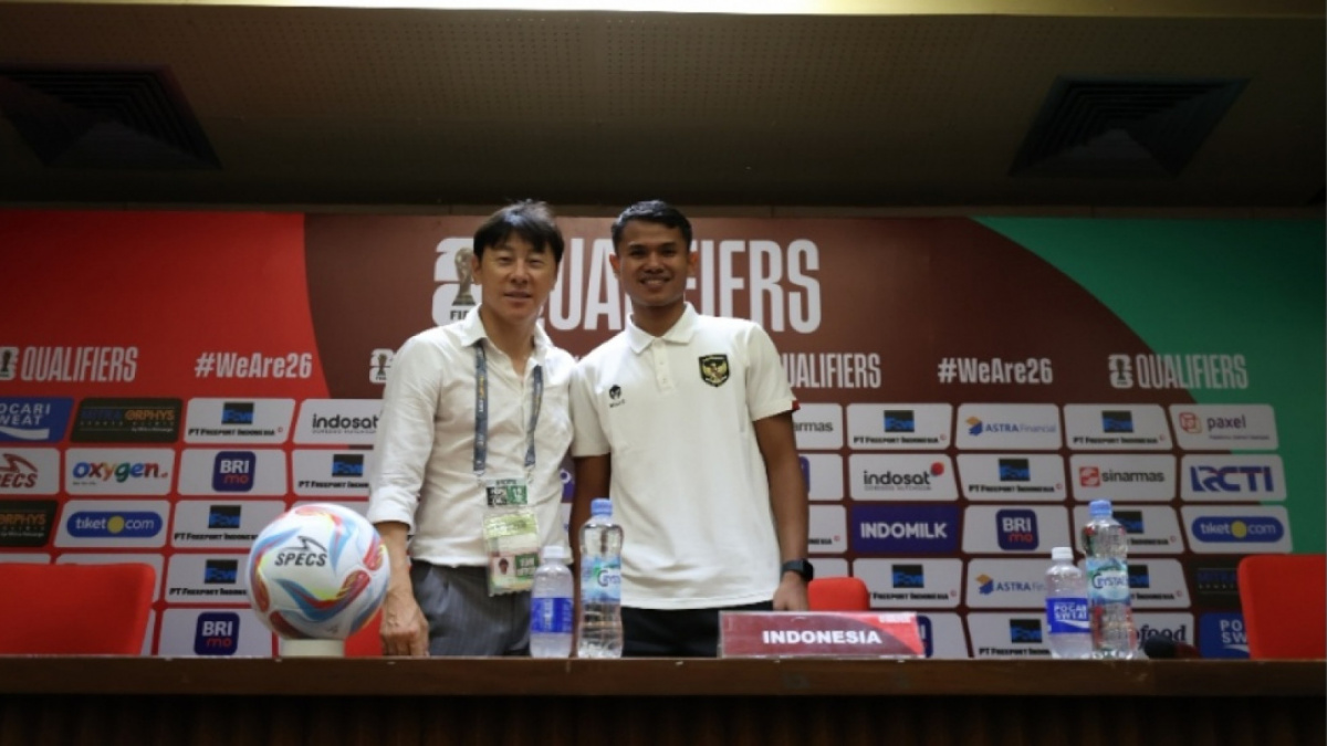 Shin Tae Yong dan Dimas Drajad yang mencetak hat-trick dalam laga preliminary Kualifikasi Piala Dunia 2026 Zona Asia kontra Brunei (12/10/2023) [(dok. pssi.org)]